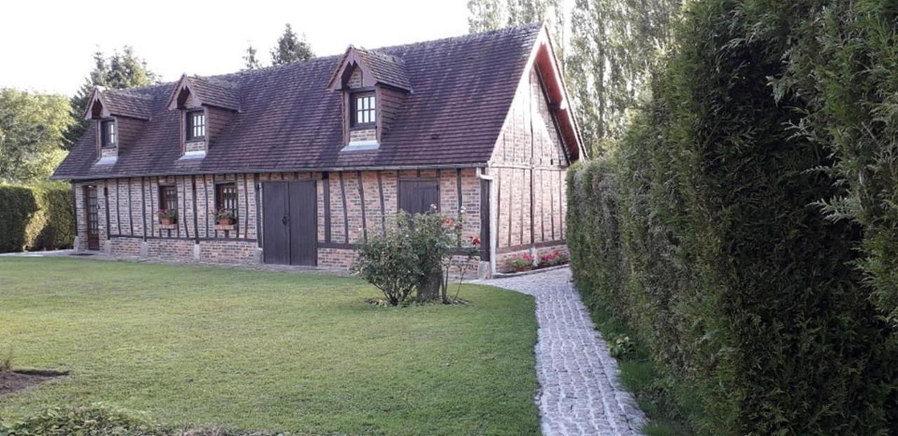 Le Petit Gite De La Varenne Saint-Hellier Eksteriør bilde